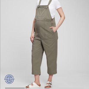 Gap Size XS maternity overalls. Super cute and cropped leg.